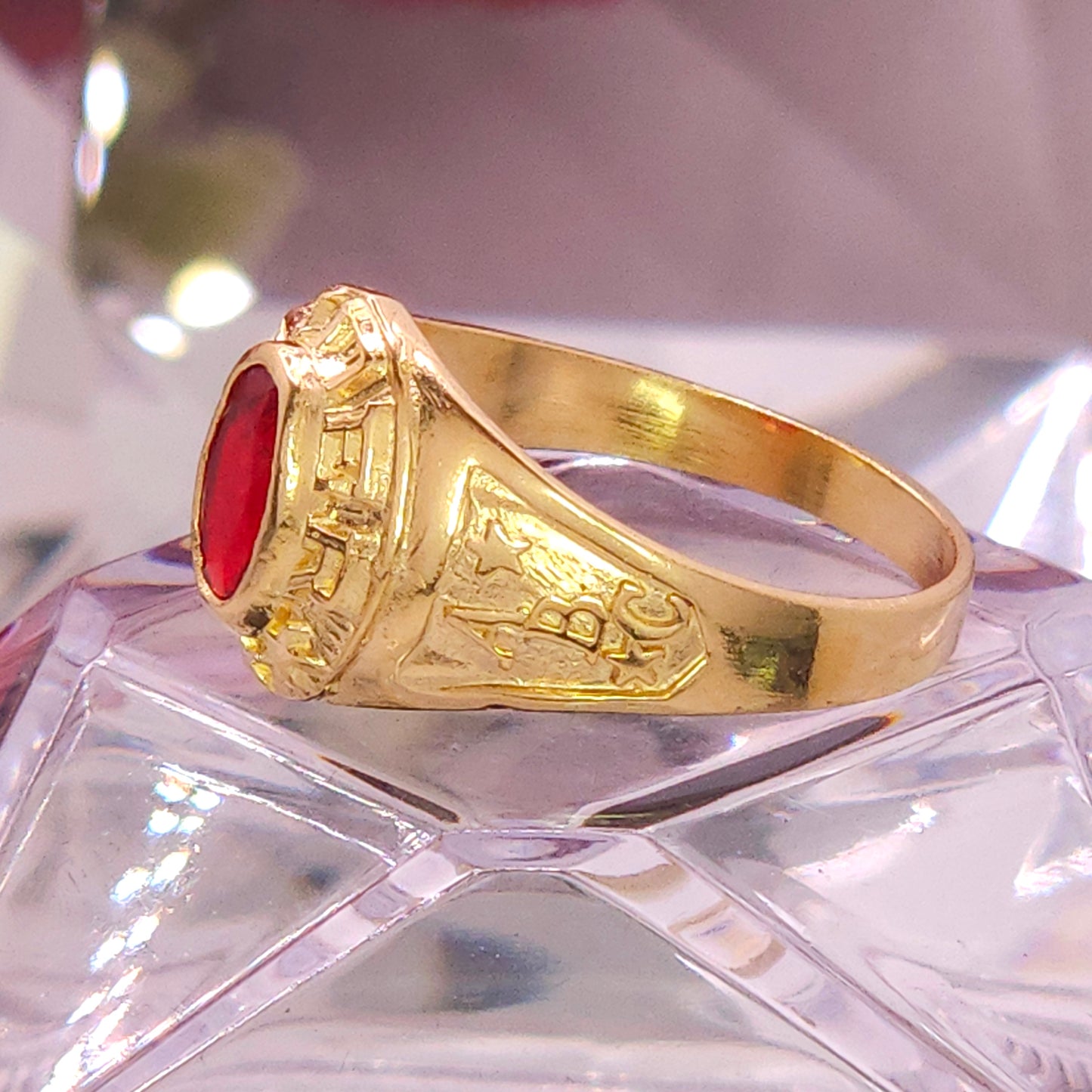 Anillo de Kinder. Graduación- Gema Roja
