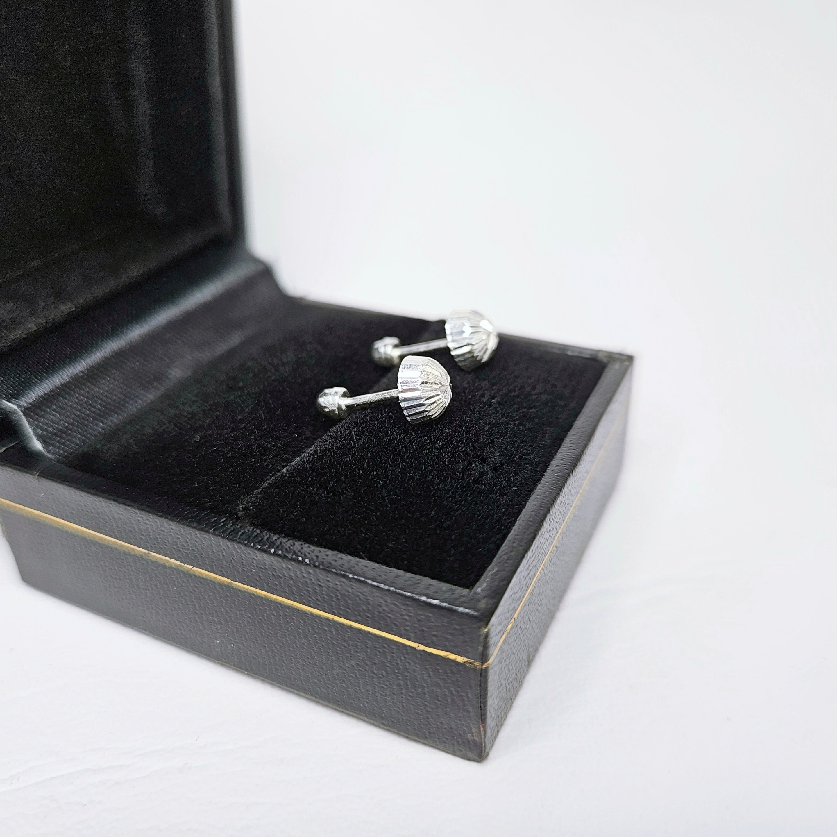 Aretes de plata. Honguito Diamantado