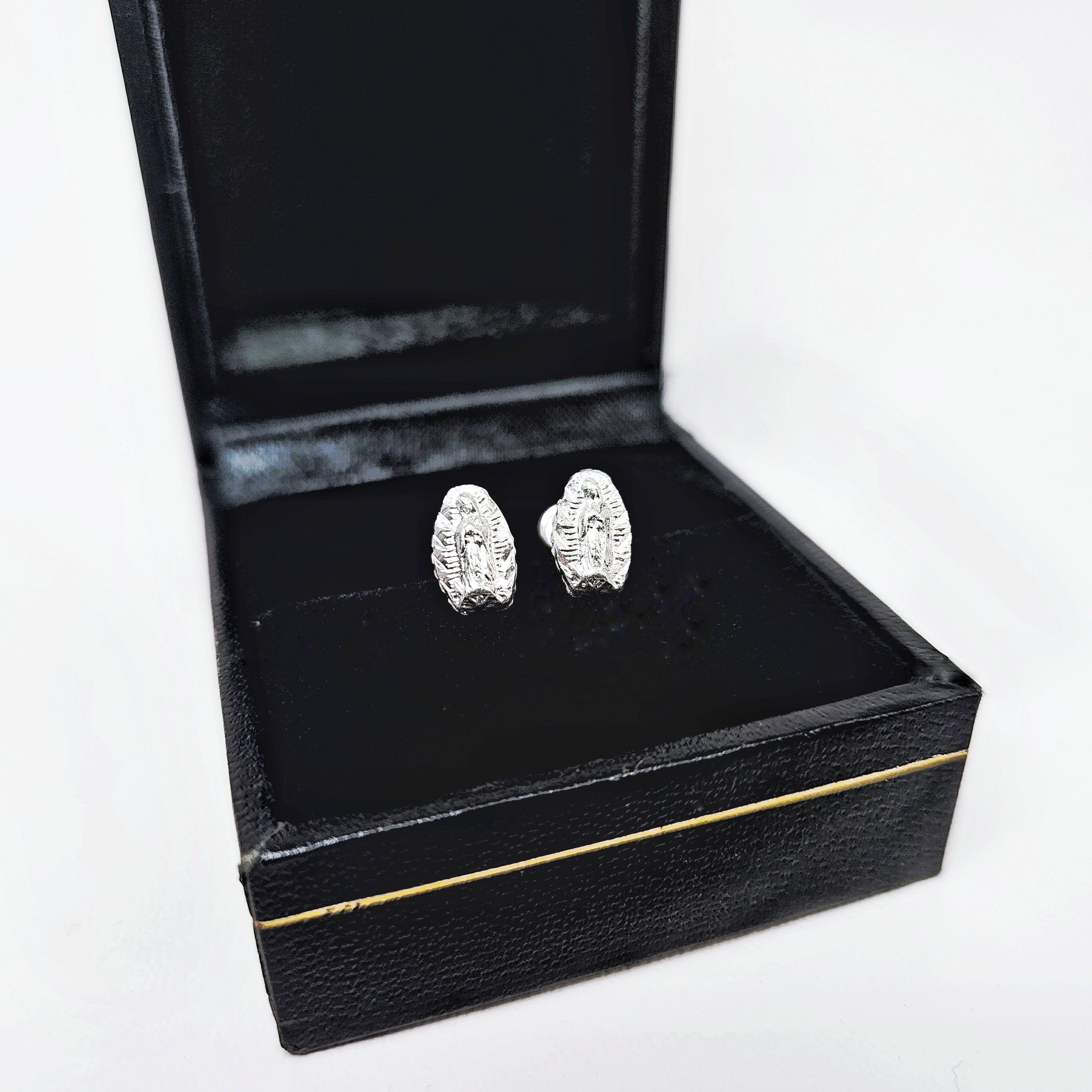 Aretes de plata. Diseño Virgen de Guadalupe