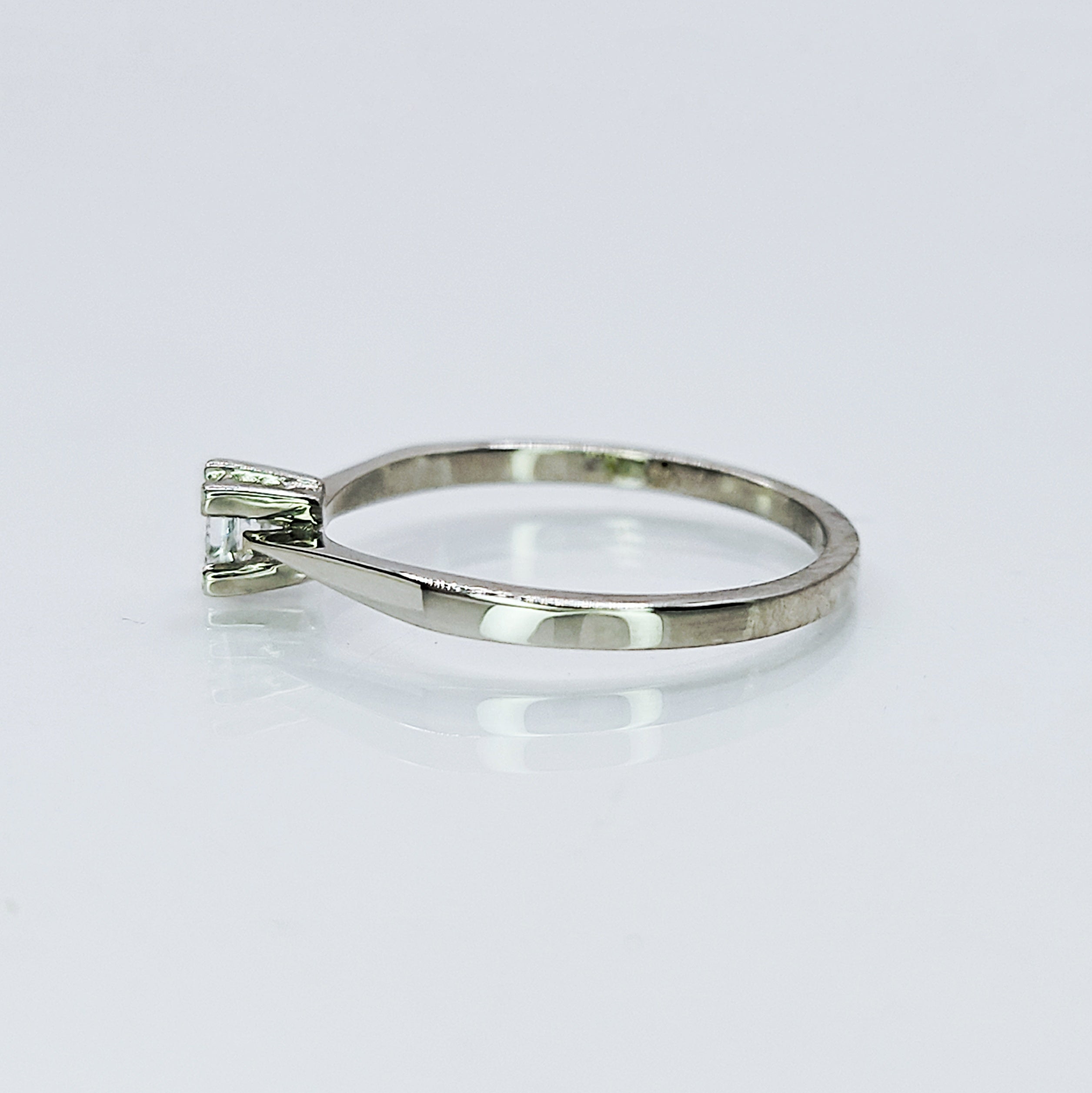 Anillo de oro. ANJ235