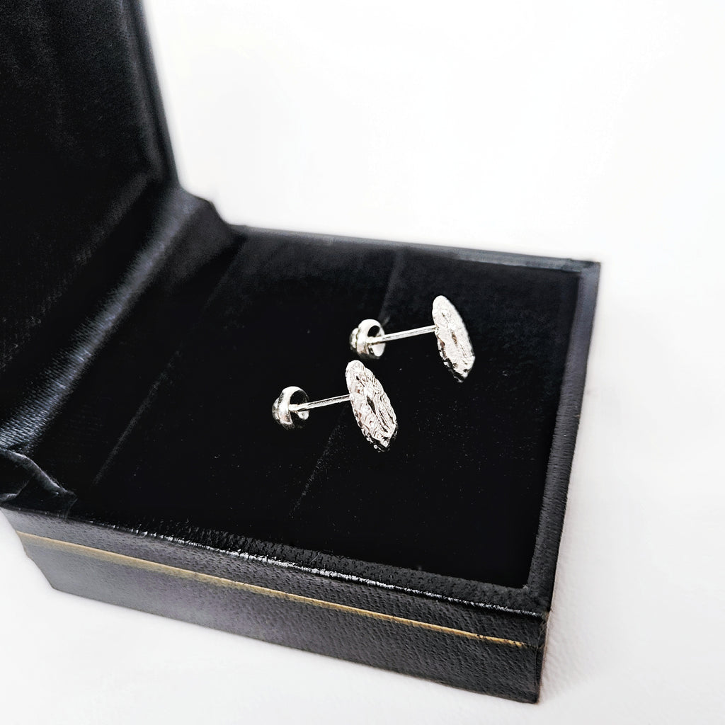 Aretes de plata. Diseño Virgen de Guadalupe