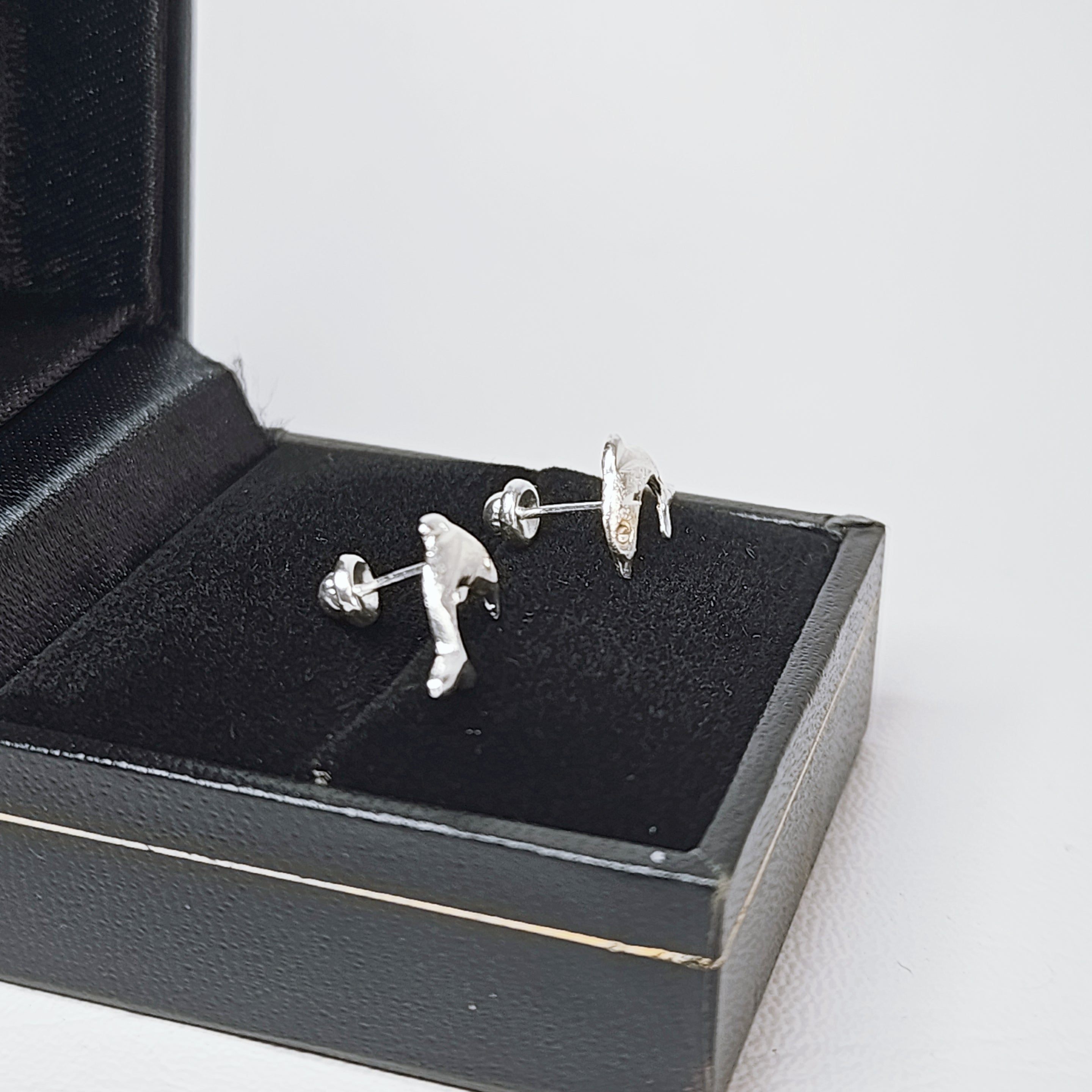 Aretes de plata. Diseño de Delfin