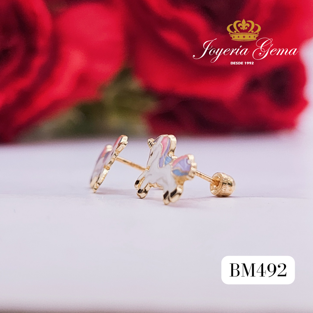 Aretes de oro. Diseño unicornio. BM492